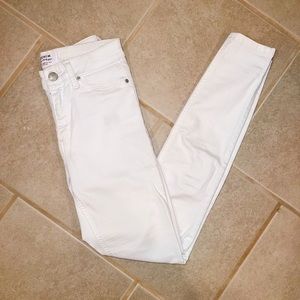 WHITE SKINNY JEANS 🤍